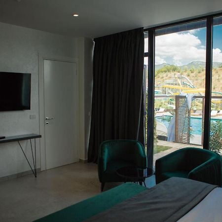 Equos Resort Hotel Tirana Bagian luar foto