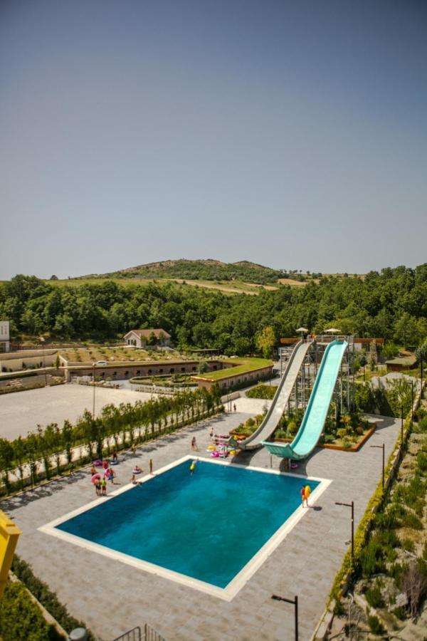 Equos Resort Hotel Tirana Bagian luar foto